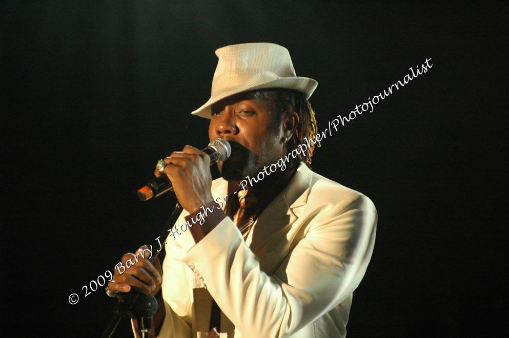 Da'ville @ Reggae Sumfest 2009 - International Night 2 - Reggae Sumfest 2009,Catherine Hall, Montego Bay, St. James, Jamaica W.I. - Saturaday, July 25, 2009 - Reggae Sumfest 2009, July 19 - 25, 2009 - Photographs by Net2Market.com - Barry J. Hough Sr. Photojournalist/Photograper - Photographs taken with a Nikon D70, D100, or D300 - Negril Travel Guide, Negril Jamaica WI - http://www.negriltravelguide.com - info@negriltravelguide.com...!